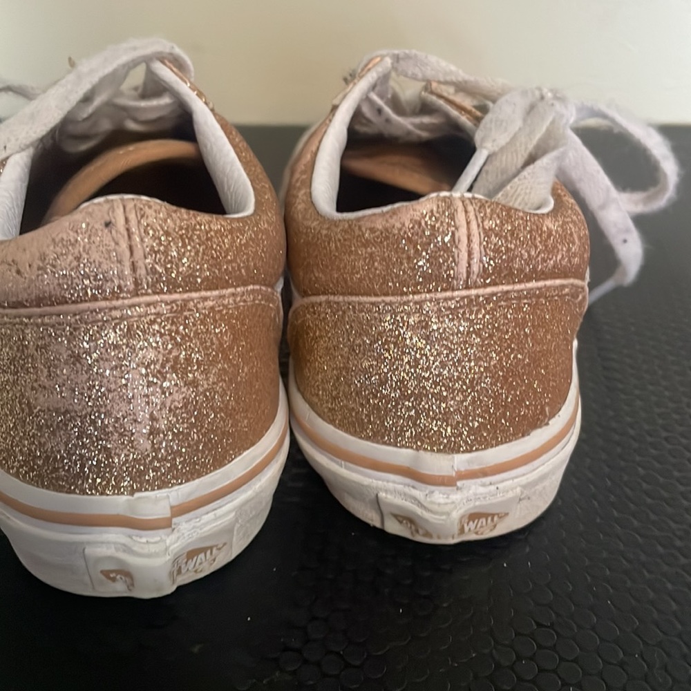 VANS - Picture 2 of 3
